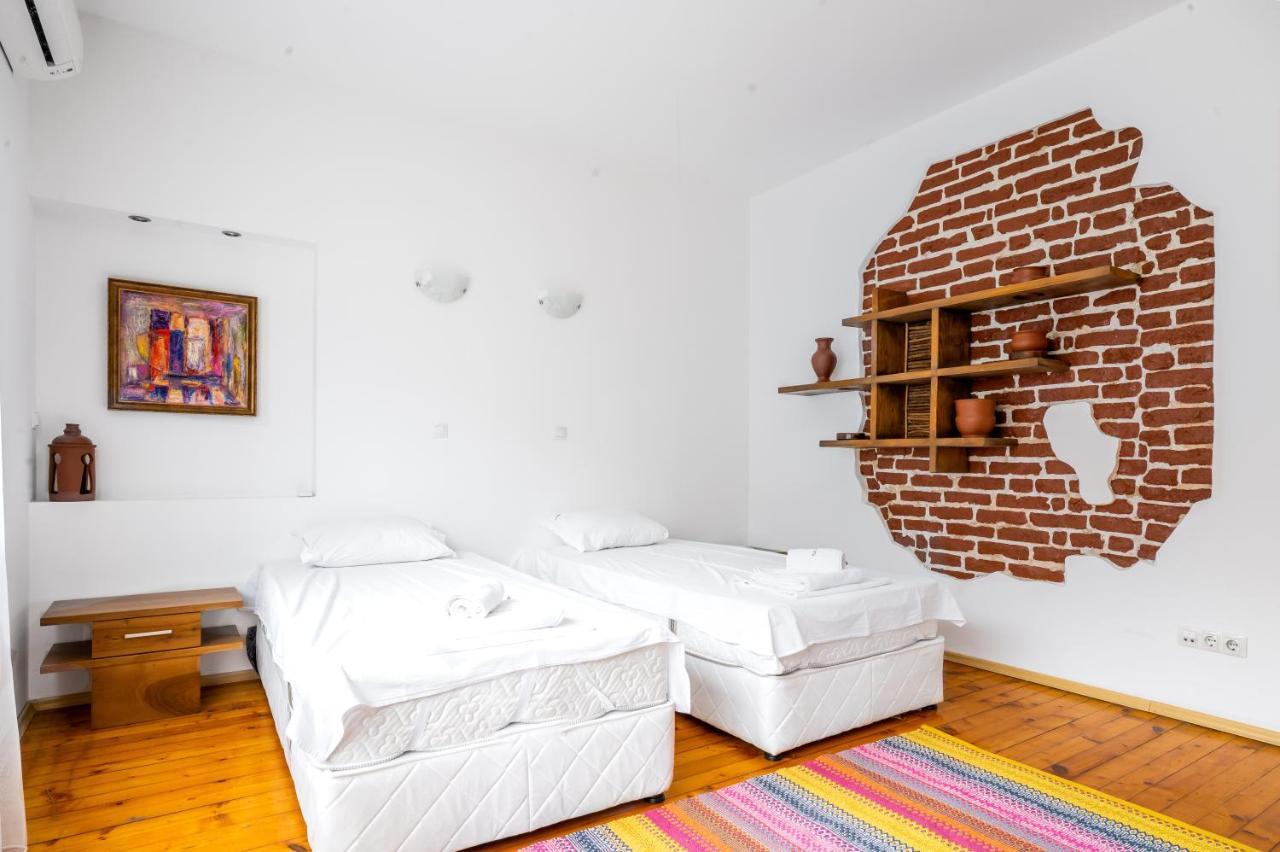 Sofia'S Vintage Gem: Spacious 2Bd Flat On Solunska 아파트 외부 사진